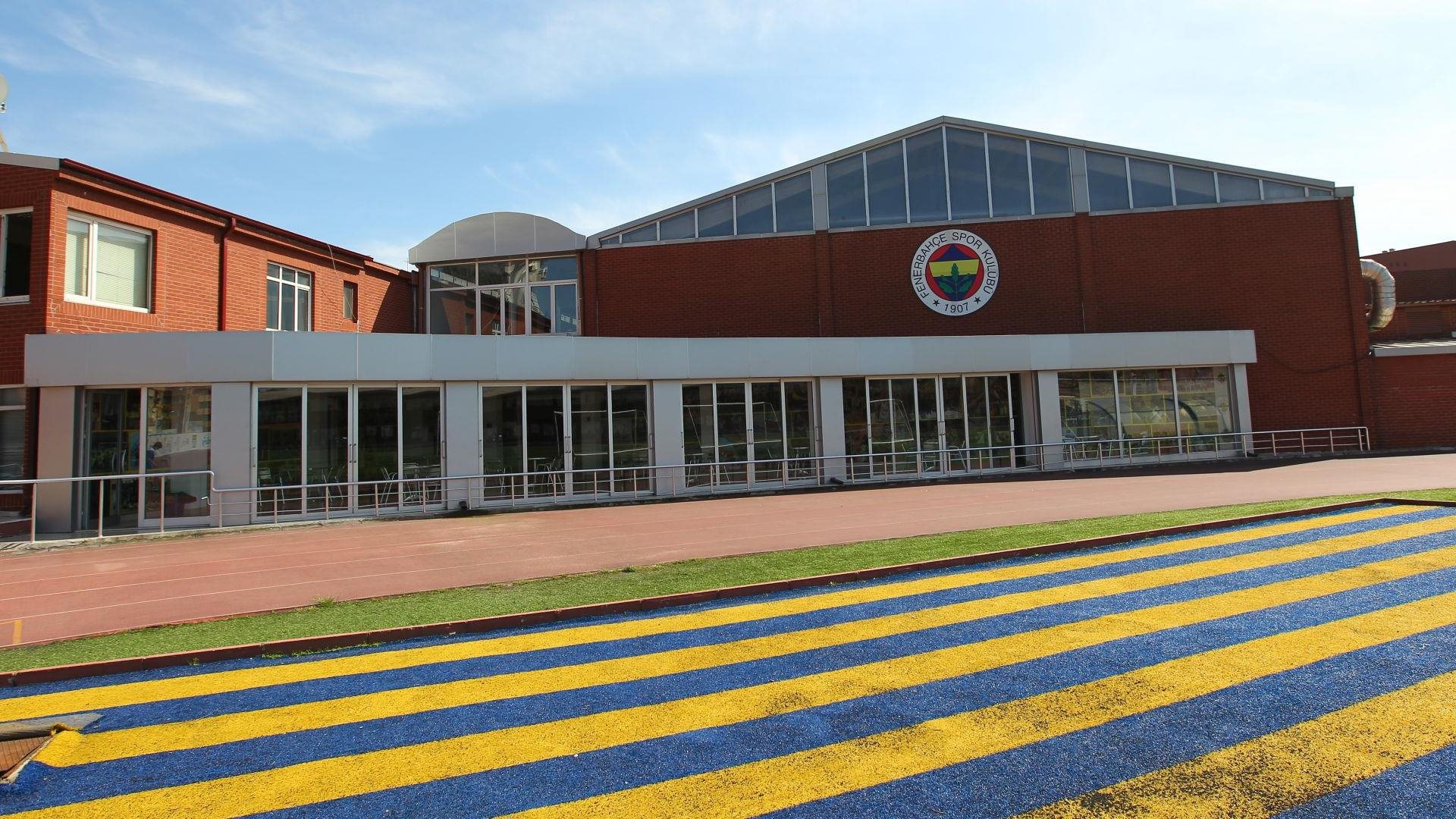 Fenerbahçe Lefter Küçükandonyadis Kamp Tesisleri'nin dış cephesi